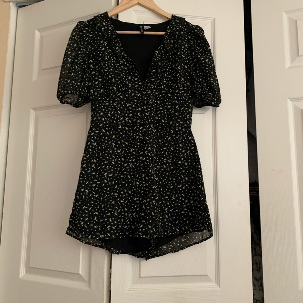 Puff sleeve floral yellow play suit - Picture 5 of 7
